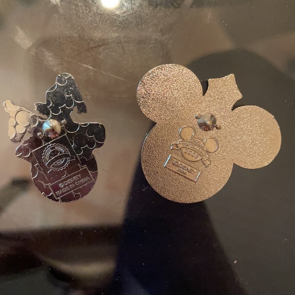 Two Disney pins, one princess/one Donald Duck - Picture 2 of 2